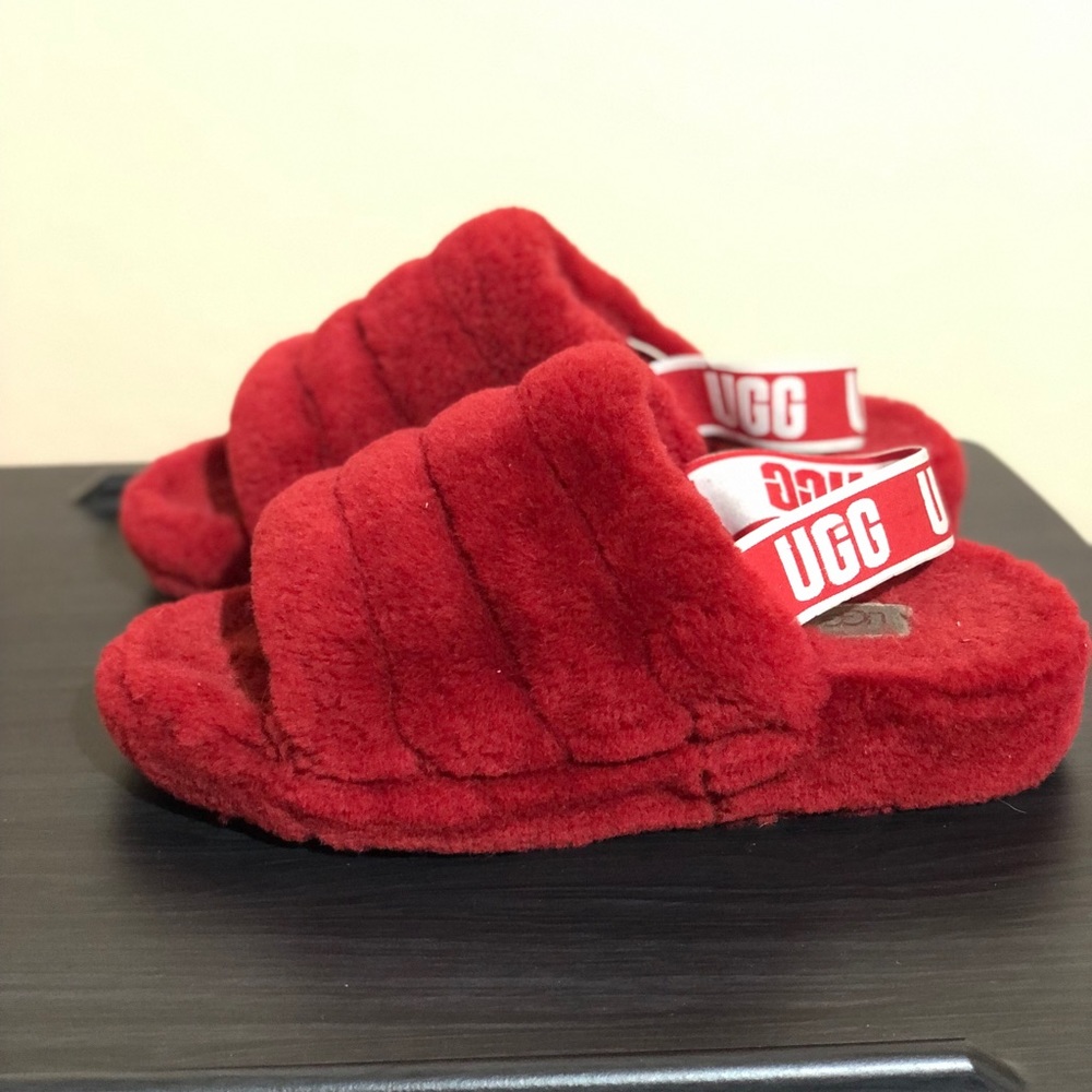 RED UGG FLUFF YEAH SLIDES